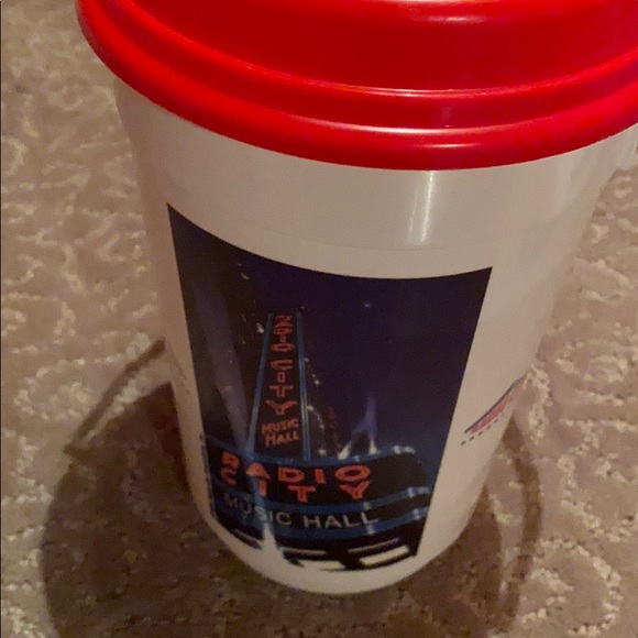 ROCKETTES/Radio City Music Hall  poster/soda & popcorn cups ~ 🎅🏻🎄NYC - Picture 4 of 5